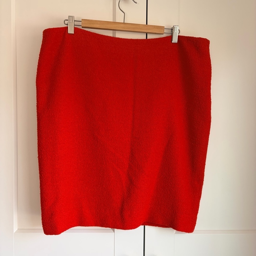 Oscar de la Renta Vibrant Red Wool and Silk Lining Pencil Skirt | 20